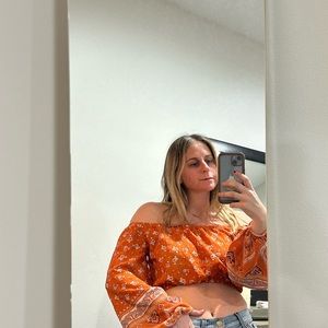 Cropped long sleeve top